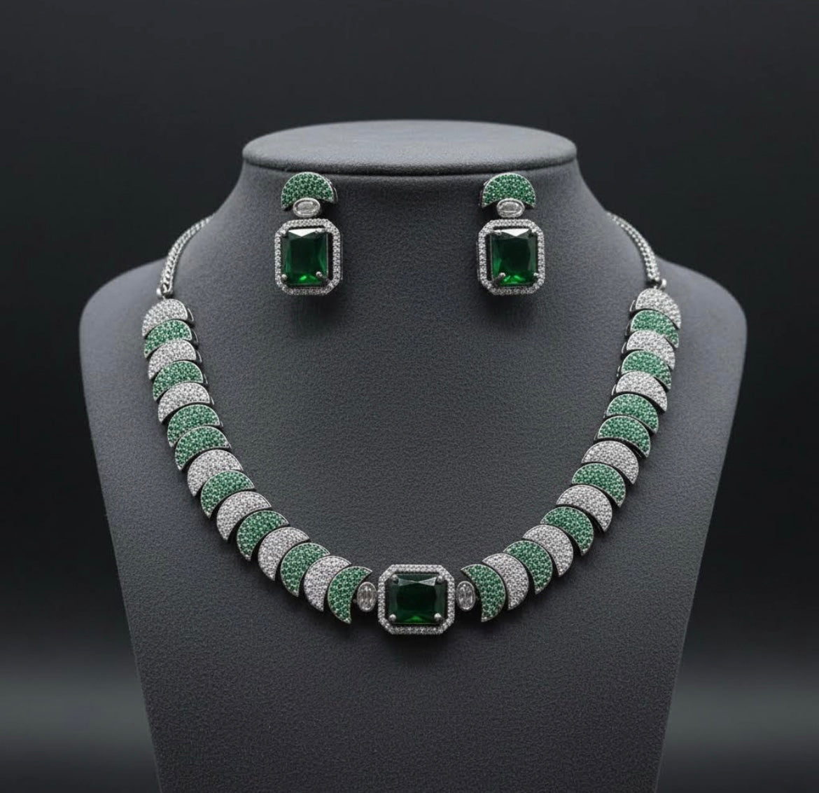 Green zircon necklace set, emerald tone