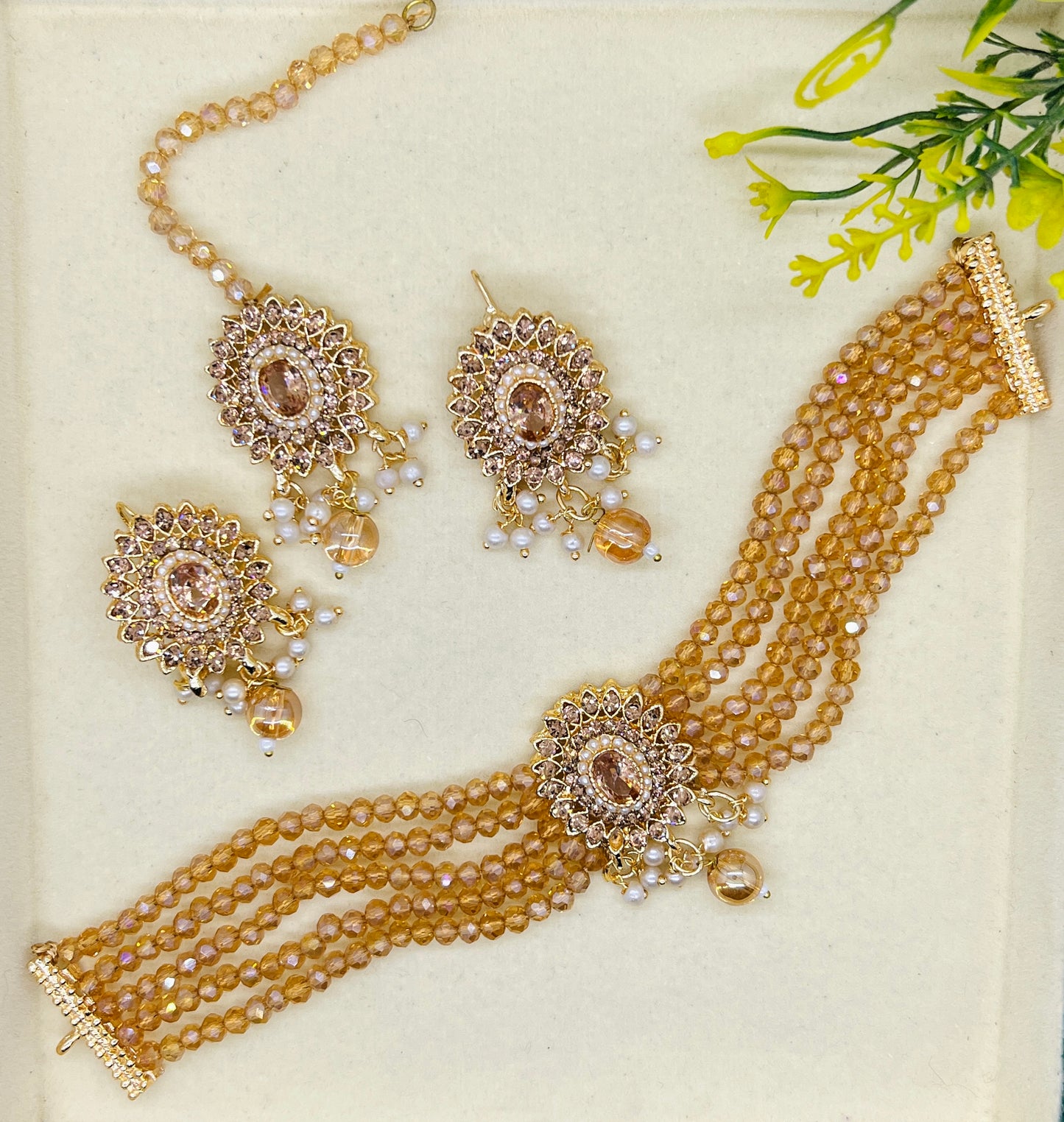 Golden Beaded Choker Set – Traditional Finish