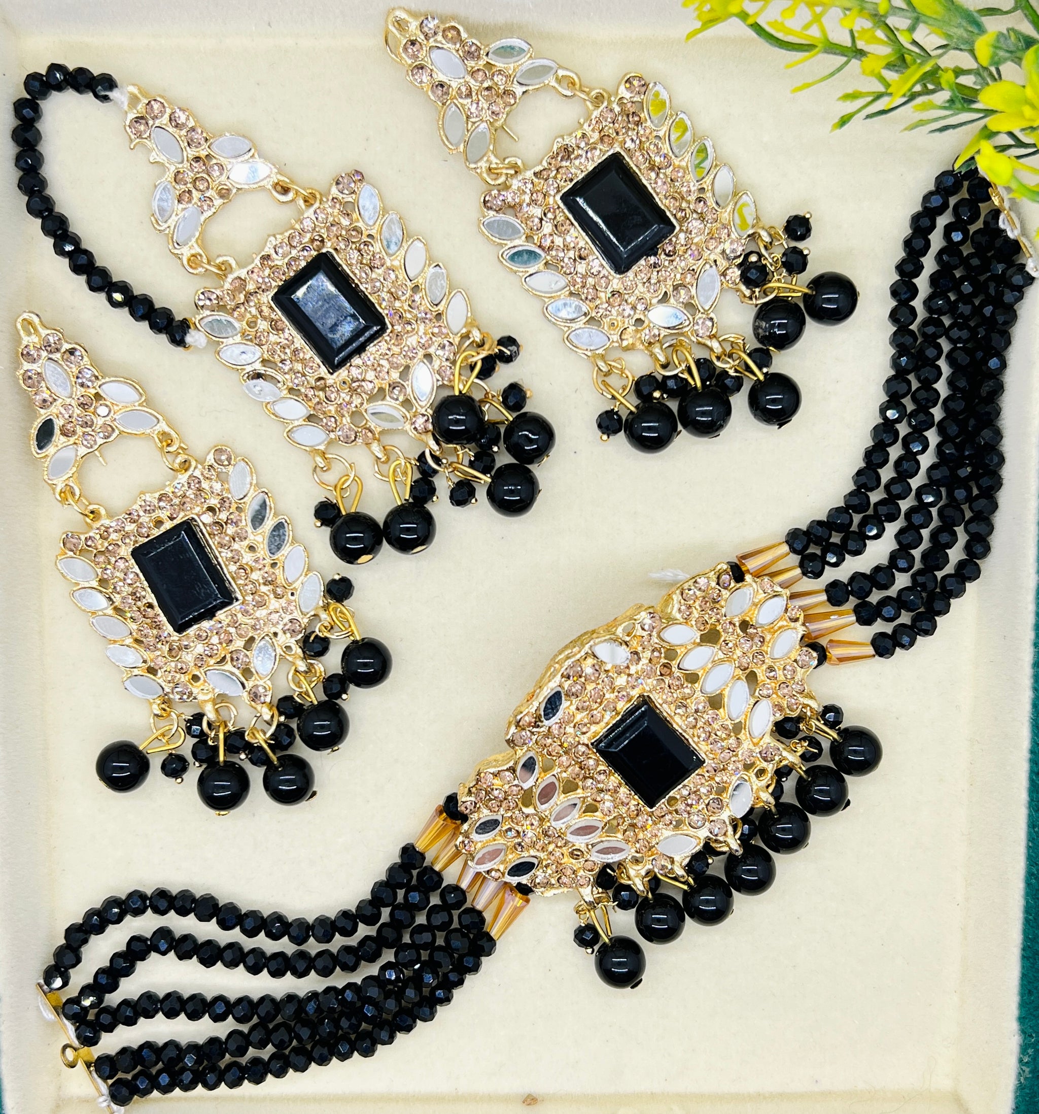 Black stone choker set